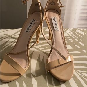 Size 8 Steve Madden heels in beige